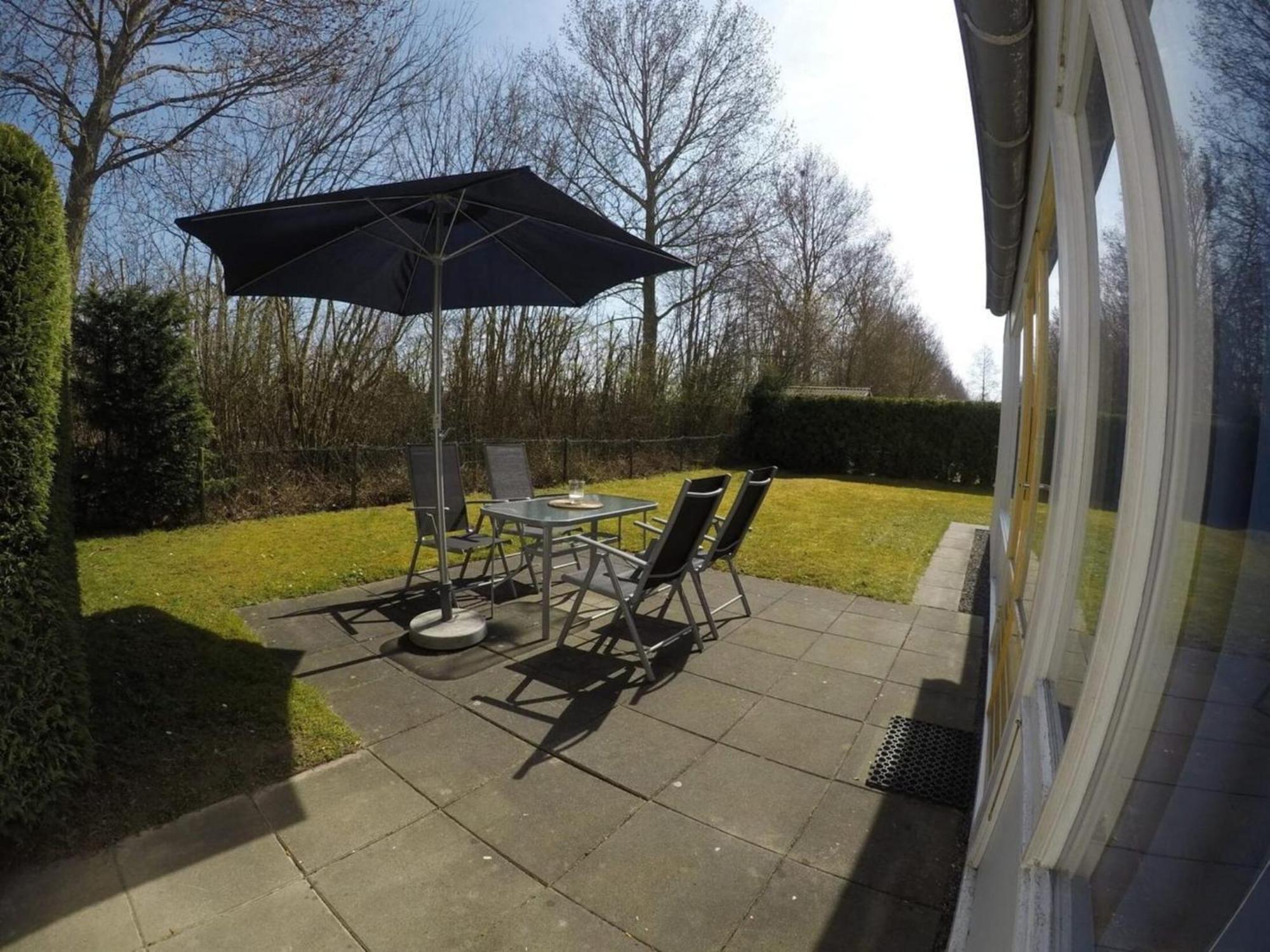 Vakantiehuis Spacious With Garden *